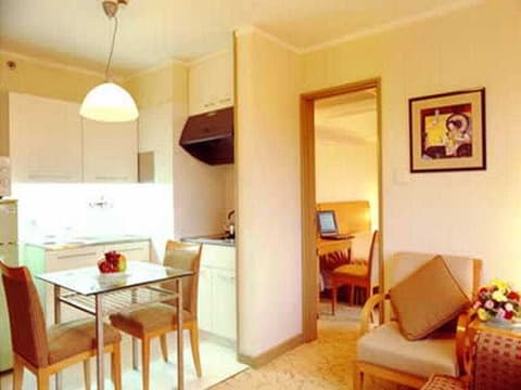 Beijing Landmark Towers Apartment, 