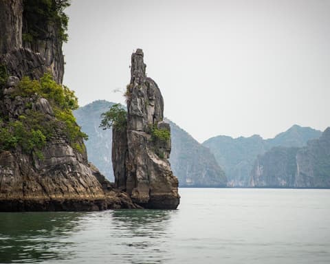 Kreuzfahrt durch die Ha Long & Lan Ha Bucht