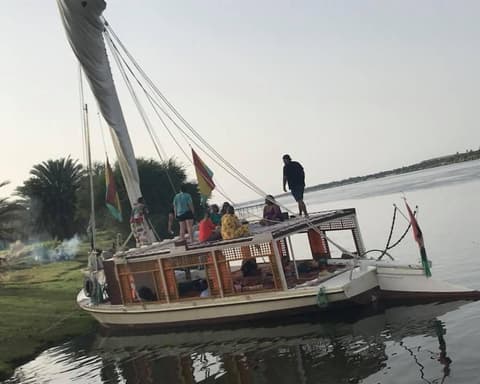 Aventura Por El Río Nilo - Grupo En Español