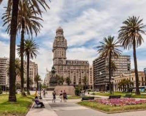 Montevideo Invita 03 noches