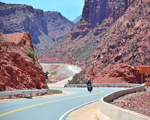 Programa San Juan y La Rioja: Ischigualasto, Talampaya, Valles Iglesianos y Chilecito