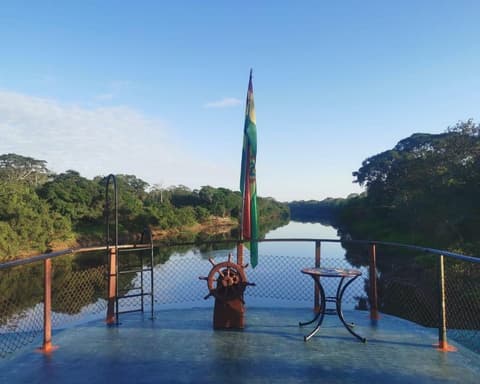 Paquete 3 días 2 noches, Navegación en Flotel Reina del Enín