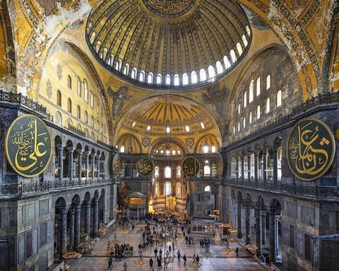 Viaggi in compagnia: ISTANBUL AL CONFINE TRA DUE MONDI