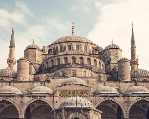 Viaggi in compagnia: ISTANBUL AL CONFINE TRA DUE MONDI