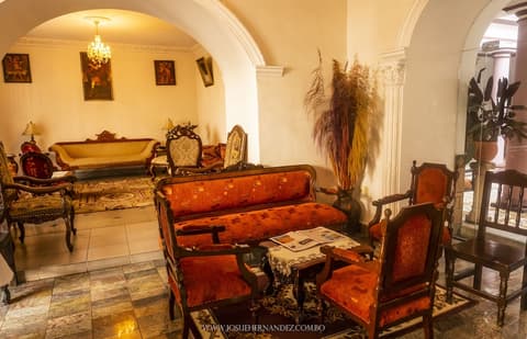 Hotel Independencia, Lobby Sitting Area
