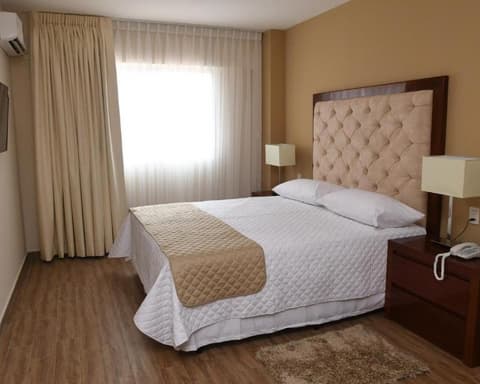 TAOS APART HOTEL, 