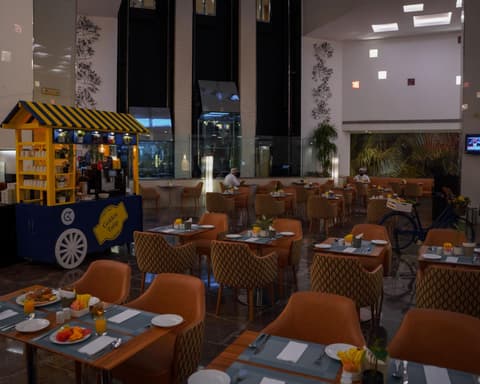 Golden Tulip Muscat, 