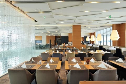 Radisson Blu Plaza Hotel Ljubljana, Dining