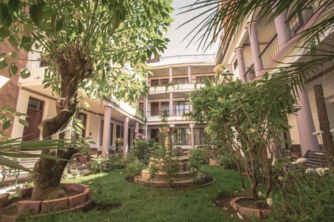 Hotel Independencia, Terrace/Patio