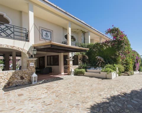 AmareGold Hotel Palau, 