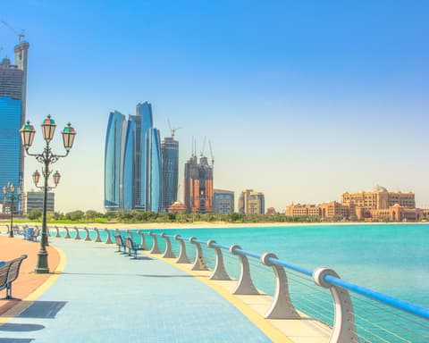 Maravillas de Dubái y Abu Dhabi con playa – Acompañada 2026
