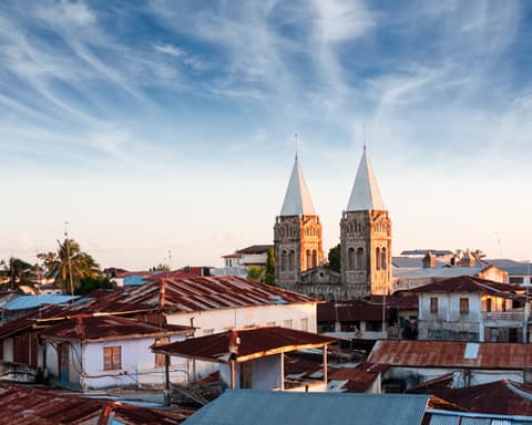 ISLA ZANZIBAR 5*: HOTEL GOLD ZANZIBAR (5 NOCHES EN HABITACION DELUXE GARDEN EN MP)