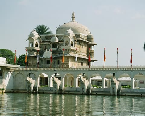 LA INDIA COLORIDA CON NEPAL II 17DS 2025/2026