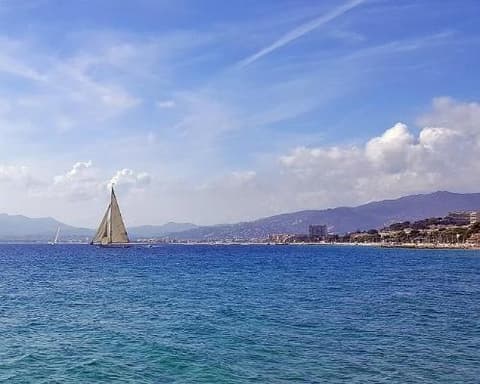 Crossing France (2026)