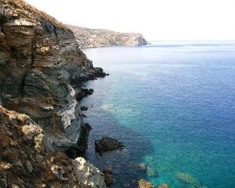 AZUL & BLANCO: Atenas / Sifnos / Santorini 2026