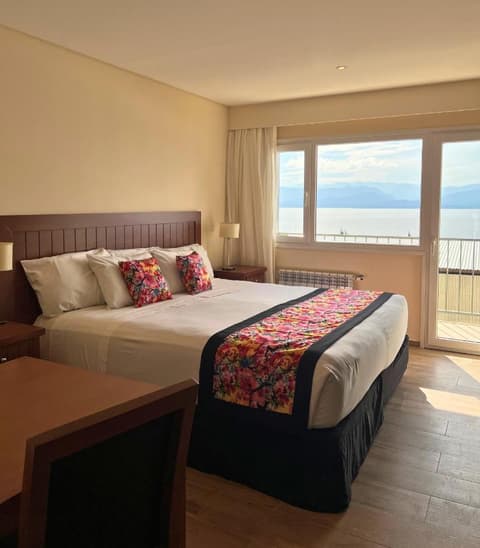 Huinid Pioneros Aparts, 