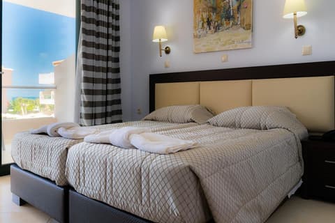 Angela Beach Hotel and Apartments, 