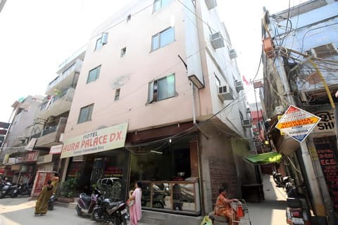 OYO 9726 Hotel Aura Palace Deluxe, 