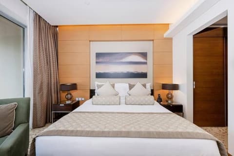 Fashion Avenue Dubai Mall - Burj Khalifa by The S Holiday Homes, 