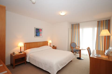 Hôtel Bristol, Room