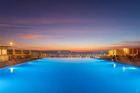 Radisson Resort Paracas, Infinity pool