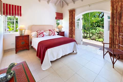 Sandy Lane - Jamoon by Blue Sky Luxury, Room