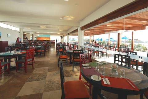 San Agustín Paracas, Restaurant