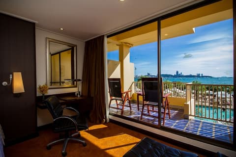 Dusit Thani Pattaya, Room