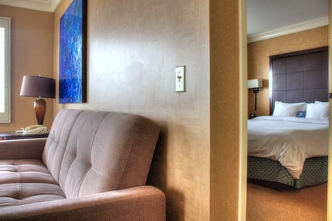 The Waterfront Beach Resort, A Hilton Hotel, Room