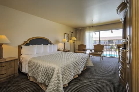 Days Inn by Wyndham Modesto, Room