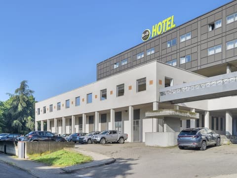 B&B Hotel Cremona, Exterior