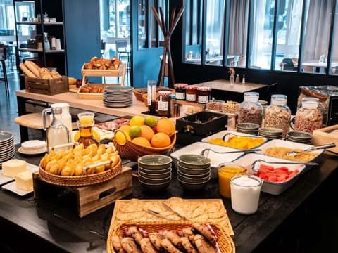 ibis Styles Lyon Villeurbanne Parc de la Tête d'Or, Breakfast buffet