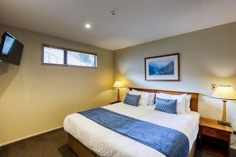 Garden Court Suites And Apartments, Room