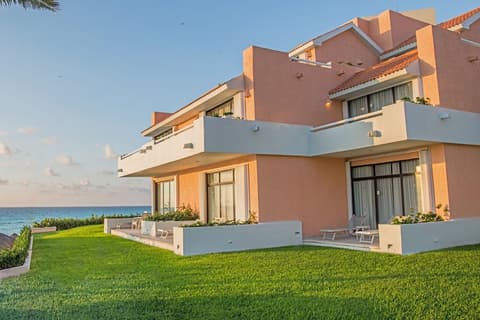 Wyndham Grand Cancun All Inclusive Resort & Villas, Terrace/patio