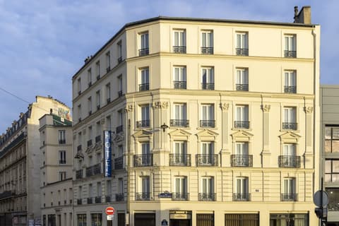 Hotel de l’Aqueduc, Front of property