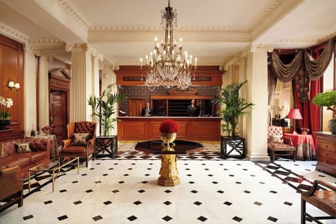 The Chesterfield Mayfair, Lobby