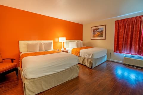 Howard Johnson by Wyndham Buena Park, Room