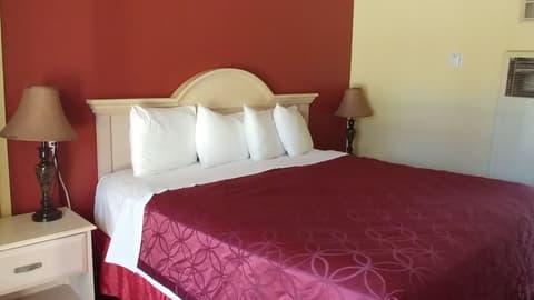 Americas Best Value Presidents Inn on Munras, Room