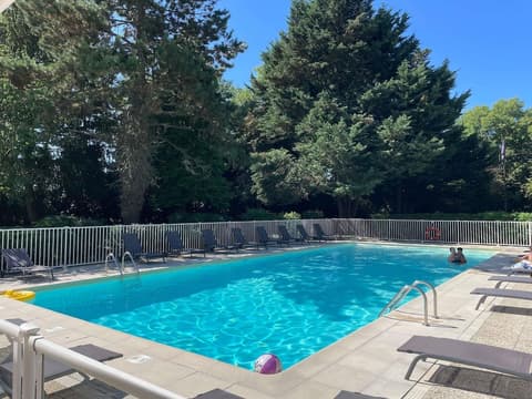 Novotel Paris Saclay, Pool