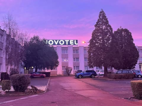 Novotel Paris Saclay, Miscellaneous