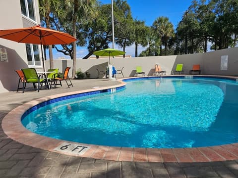 La Quinta Inn & Suites by Wyndham Deerfield Beach I-95, Pool
