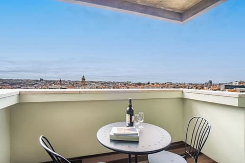 Hotel Dom Henrique Downtown, Terrace/patio