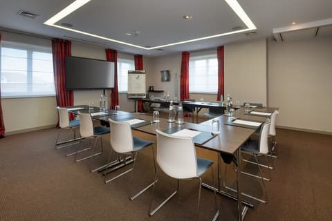 Van der Valk Waterloo, Meeting facility