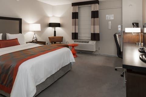 Ramada by Wyndham Boston, Room