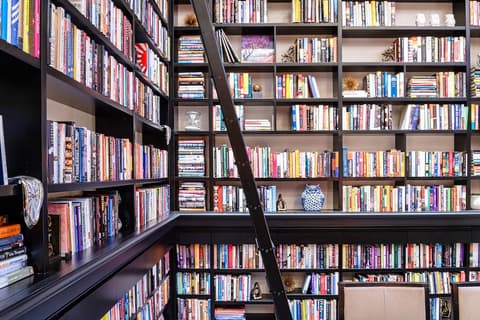 Heathman Hotel, Library