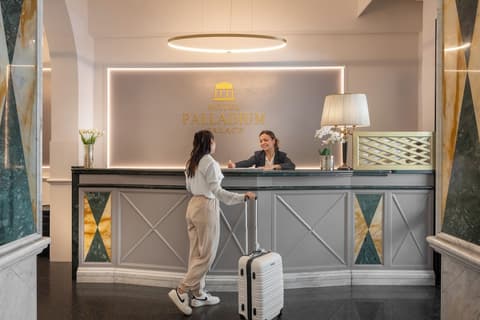 Hotel Palladium Palace, Reception