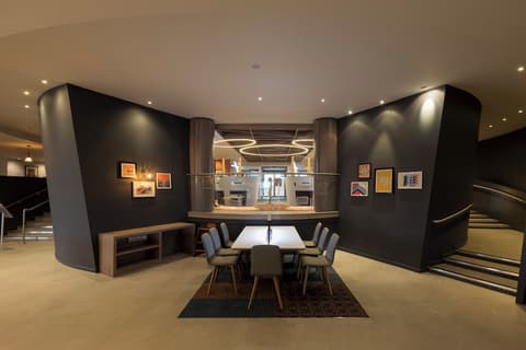 Holiday Inn Edinburgh by IHG, Lobby