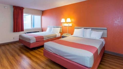 Cathedral Hill Hotel, Room