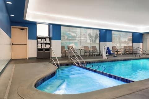 Fort Pontchartrain Detroit, a Wyndham Hotel, Indoor pool