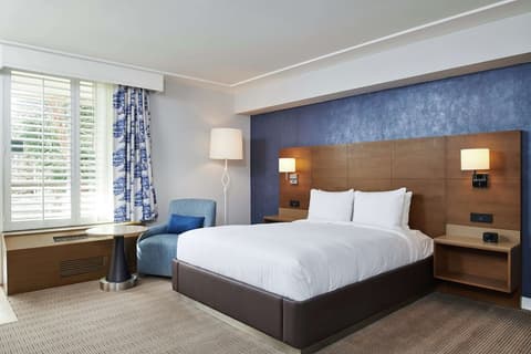 DoubleTree by Hilton Torrance - South Bay, Room